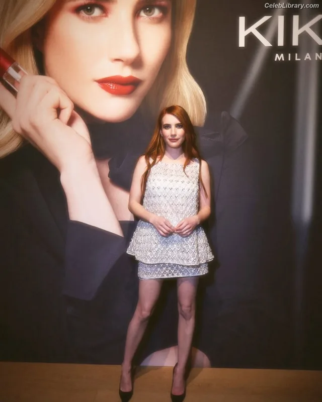 Emma Roberts photo 19 of 1780