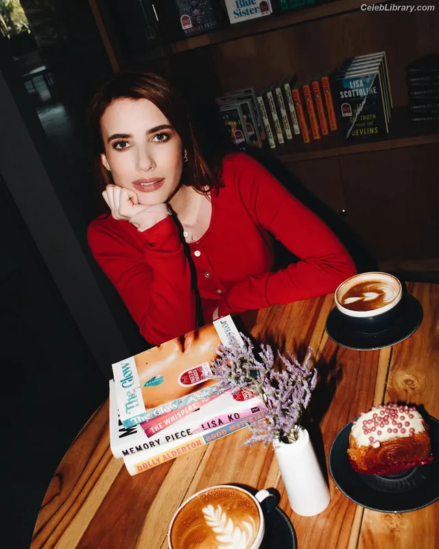 Emma Roberts photo 5 of 1780