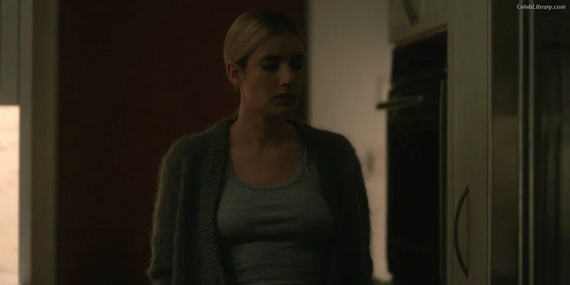 Emma Roberts photo 14 of 1780