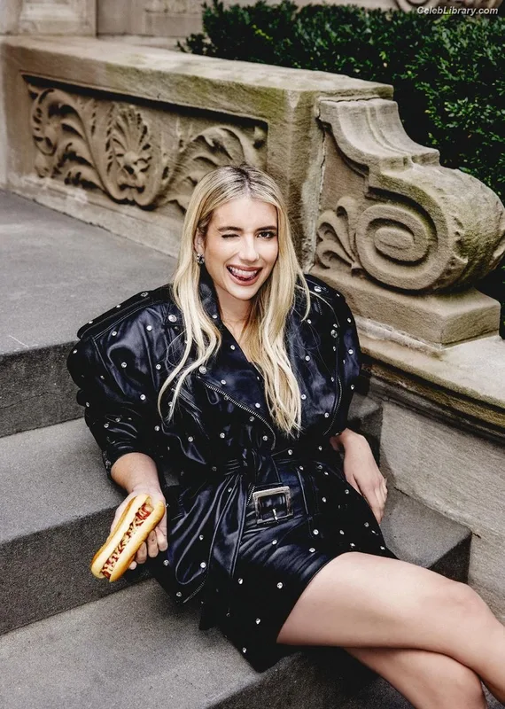 Emma Roberts photo 15 of 1780