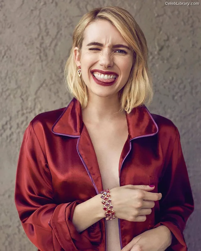 Emma Roberts photo 16 of 1780