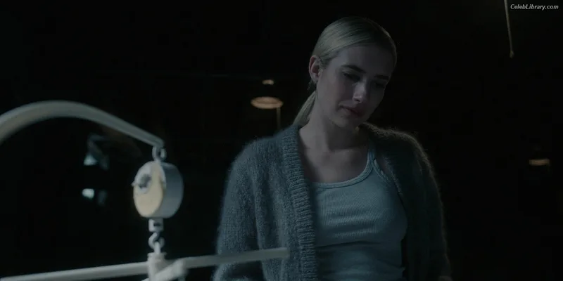 Emma Roberts photo 2 of 1780
