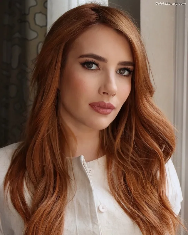 Emma Roberts photo 9 of 1780