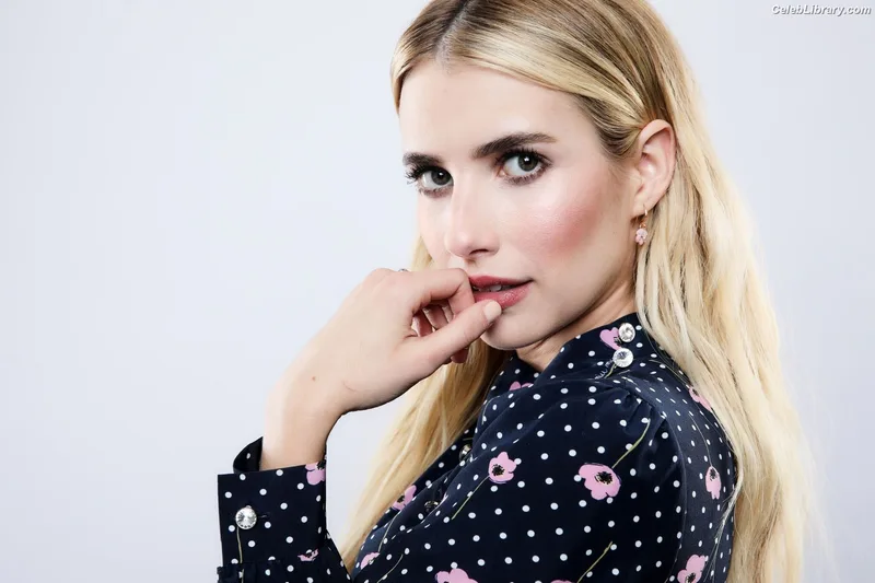 Emma Roberts photo 13 of 1780
