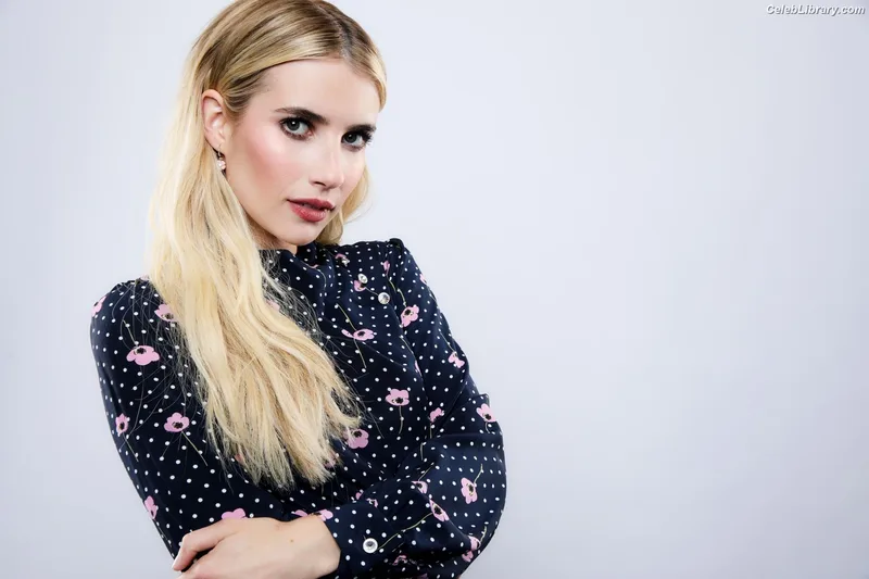 Emma Roberts photo 15 of 1780