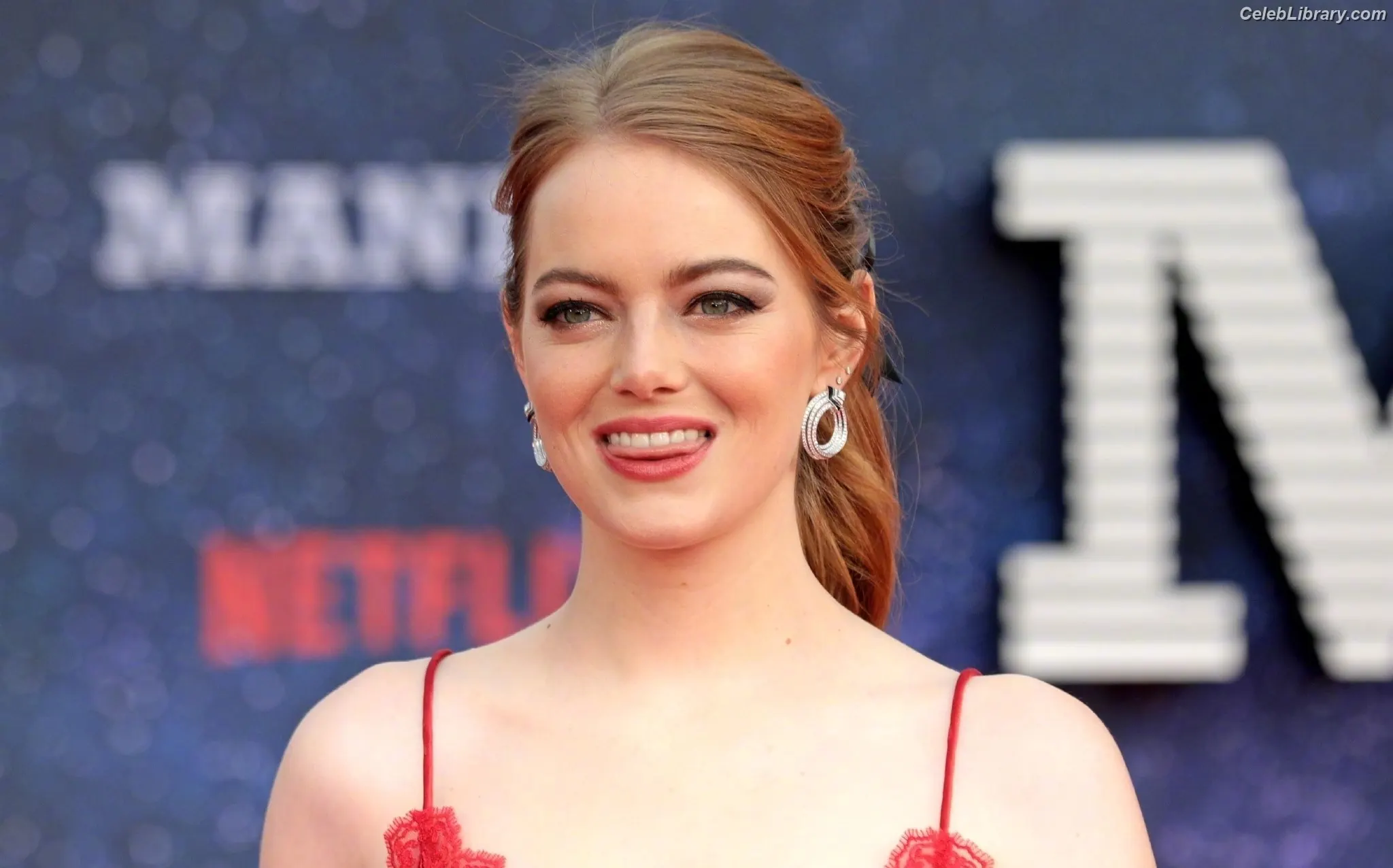 Emma Stone photo 13 of 1455