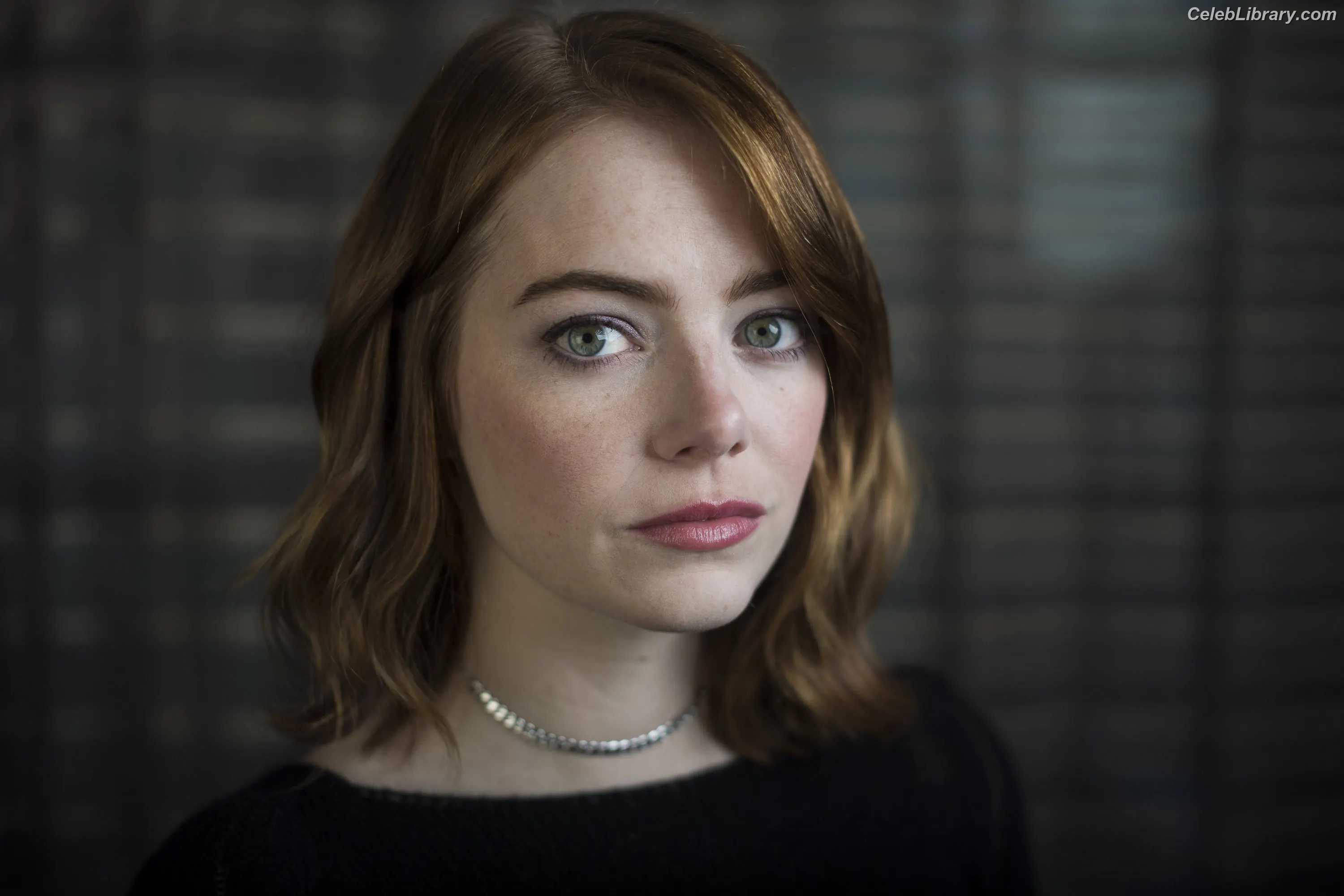 Emma Stone photo 7 of 1455