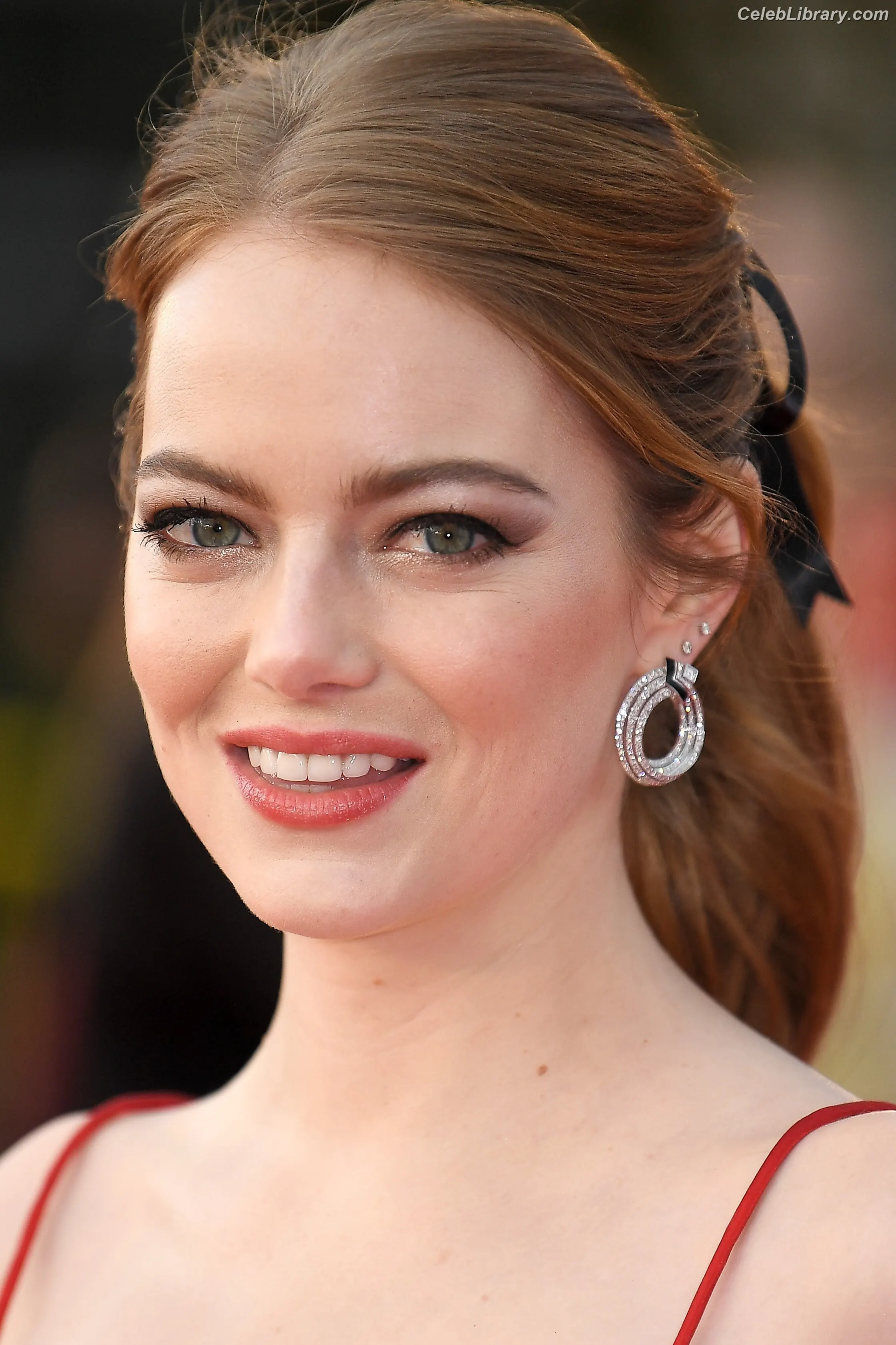 Emma Stone photo 24 of 1455
