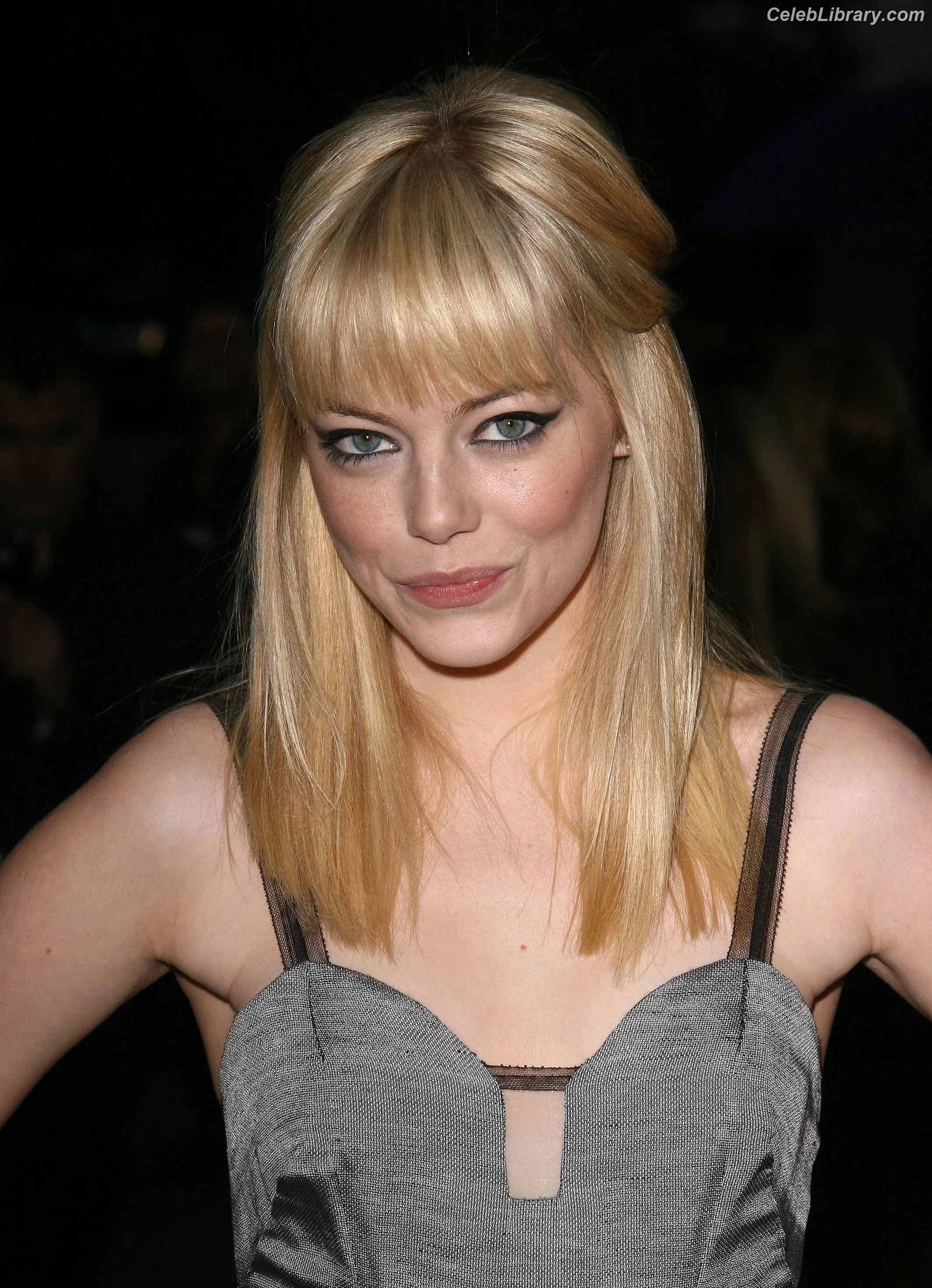 Emma Stone photo 21 of 1455