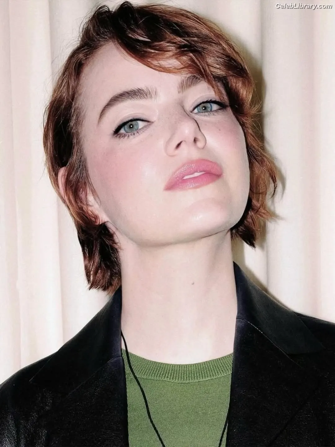 Emma Stone photo 19 of 1455