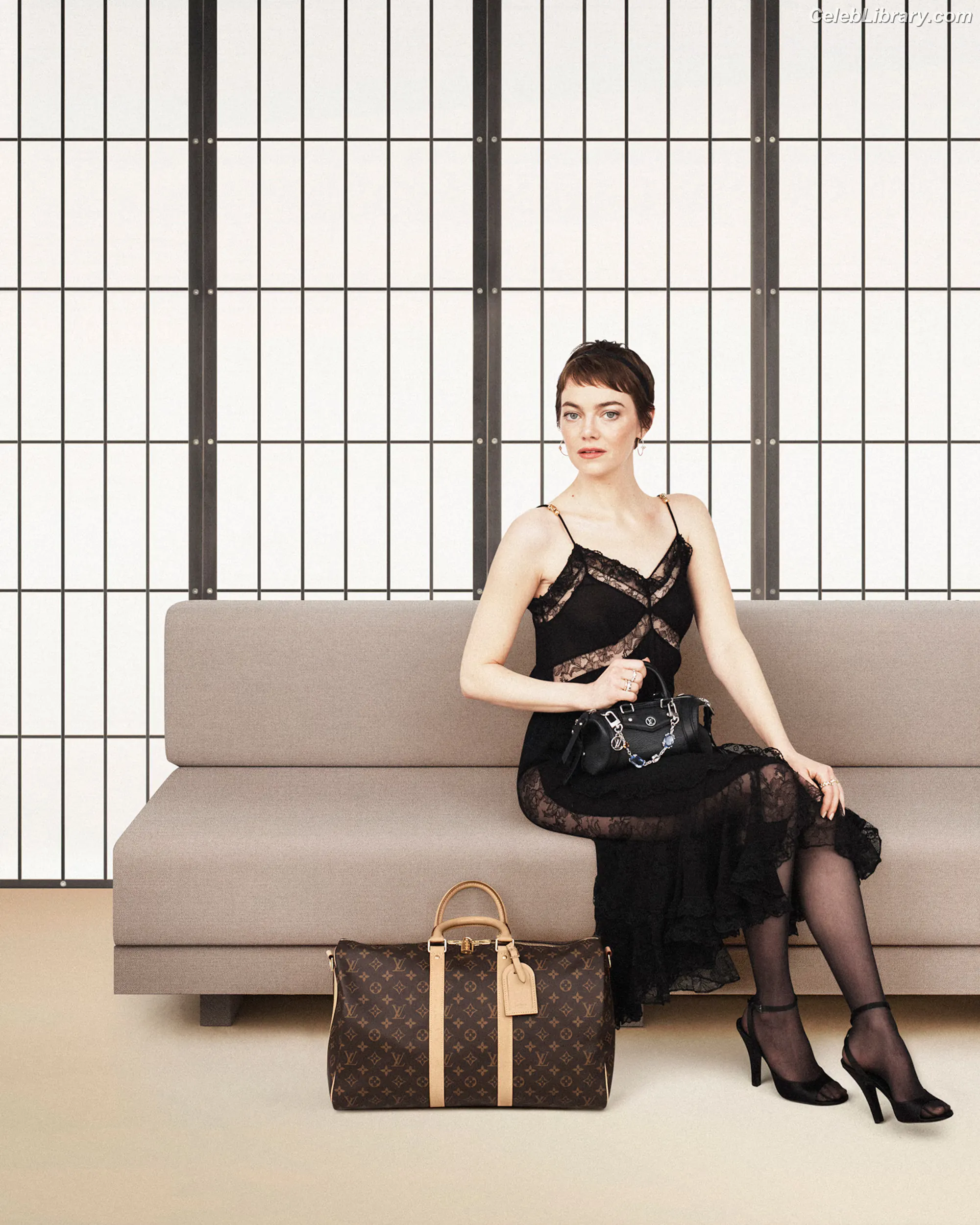 Emma Stone photo 16 of 1455