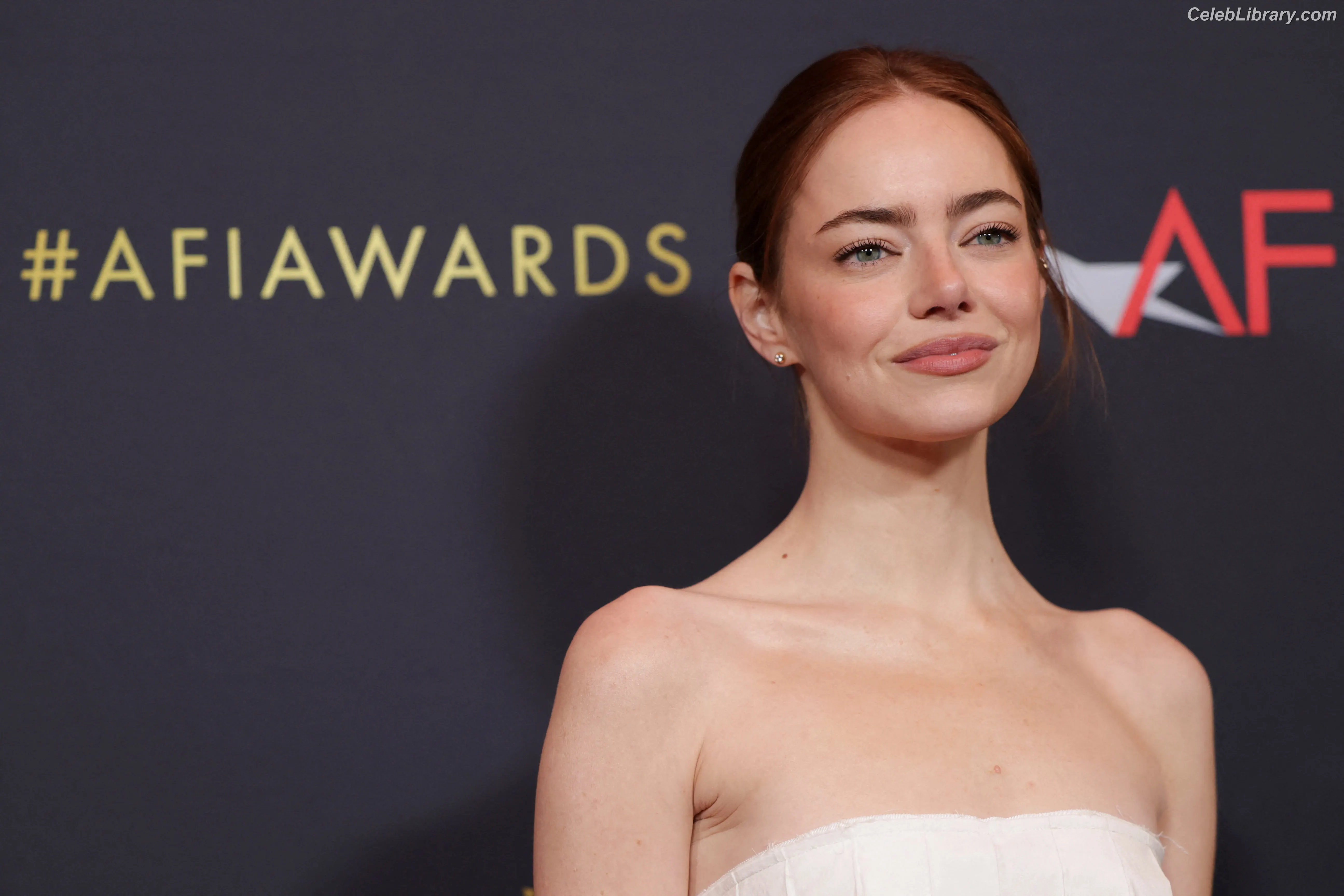 Emma Stone photo 7 of 1455