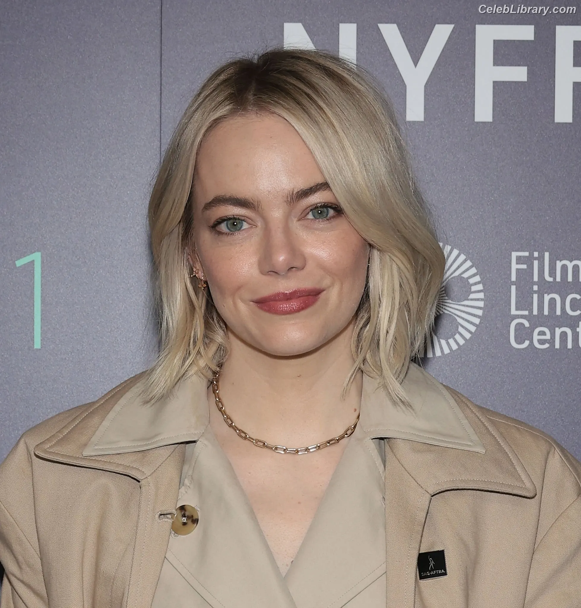 Emma Stone photo 19 of 1455