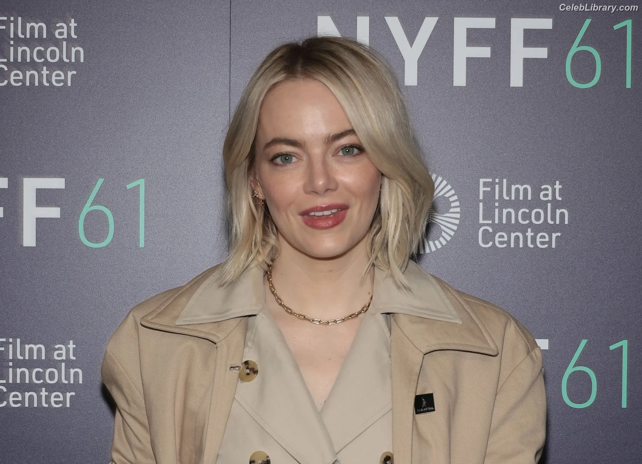Emma Stone photo 22 of 1455