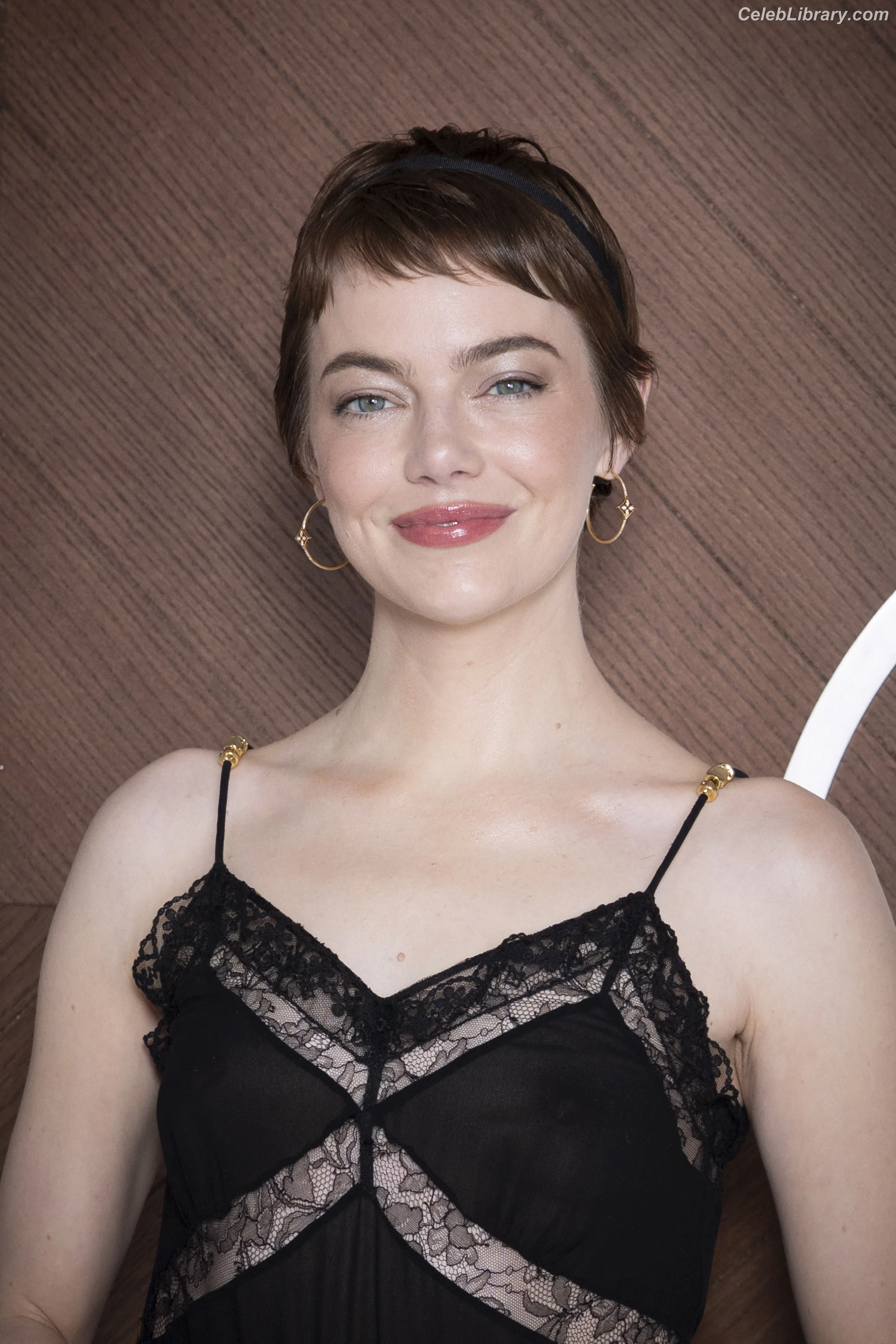 Emma Stone photo 1 of 1455