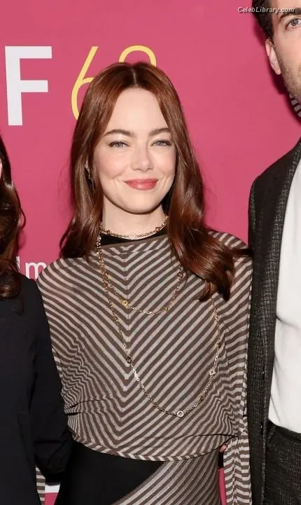 Emma Stone photo 14 of 1455