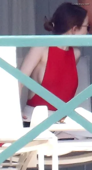 Emma Stone photo 23 of 1455