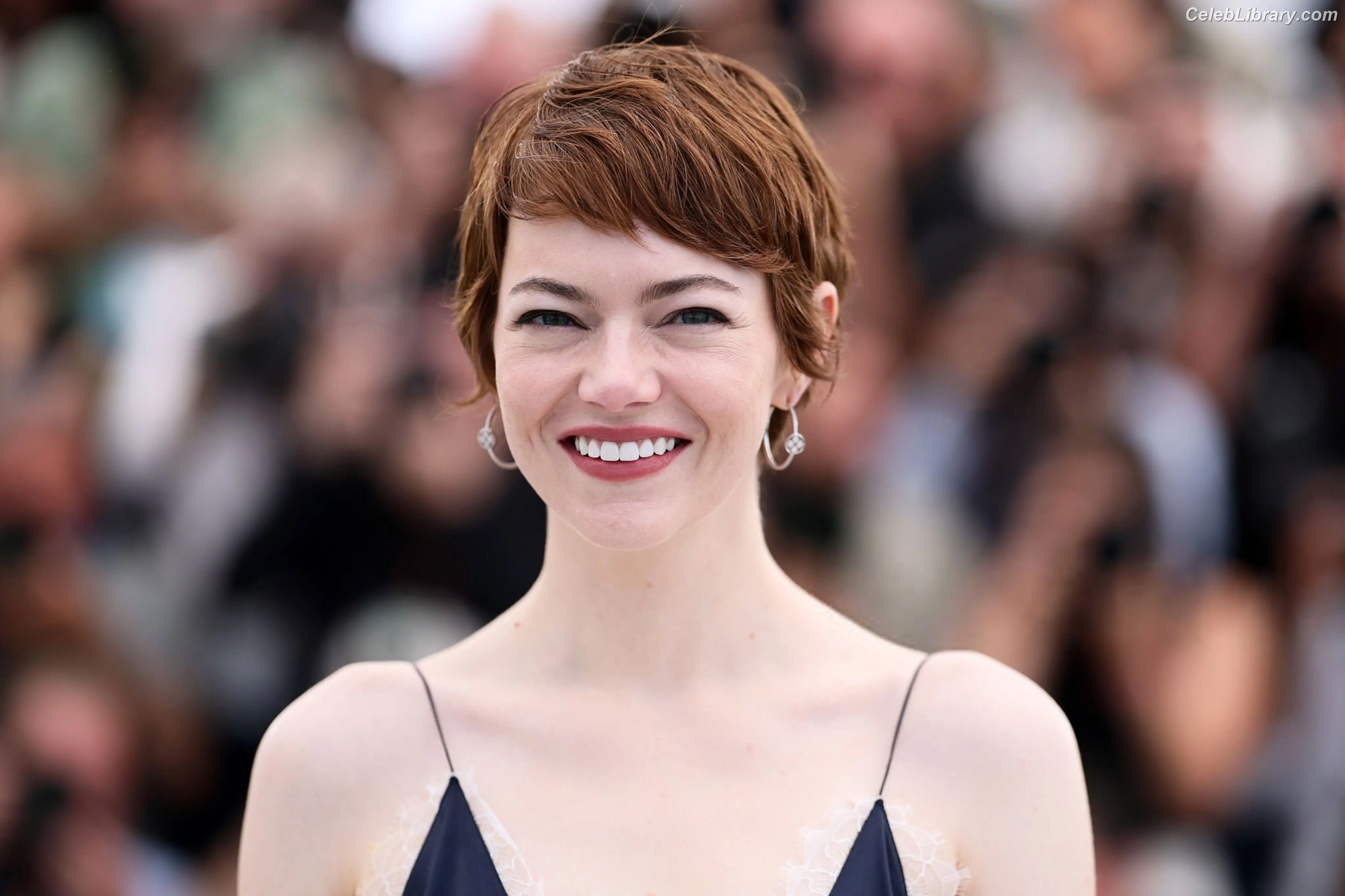 Emma Stone photo 3 of 1455