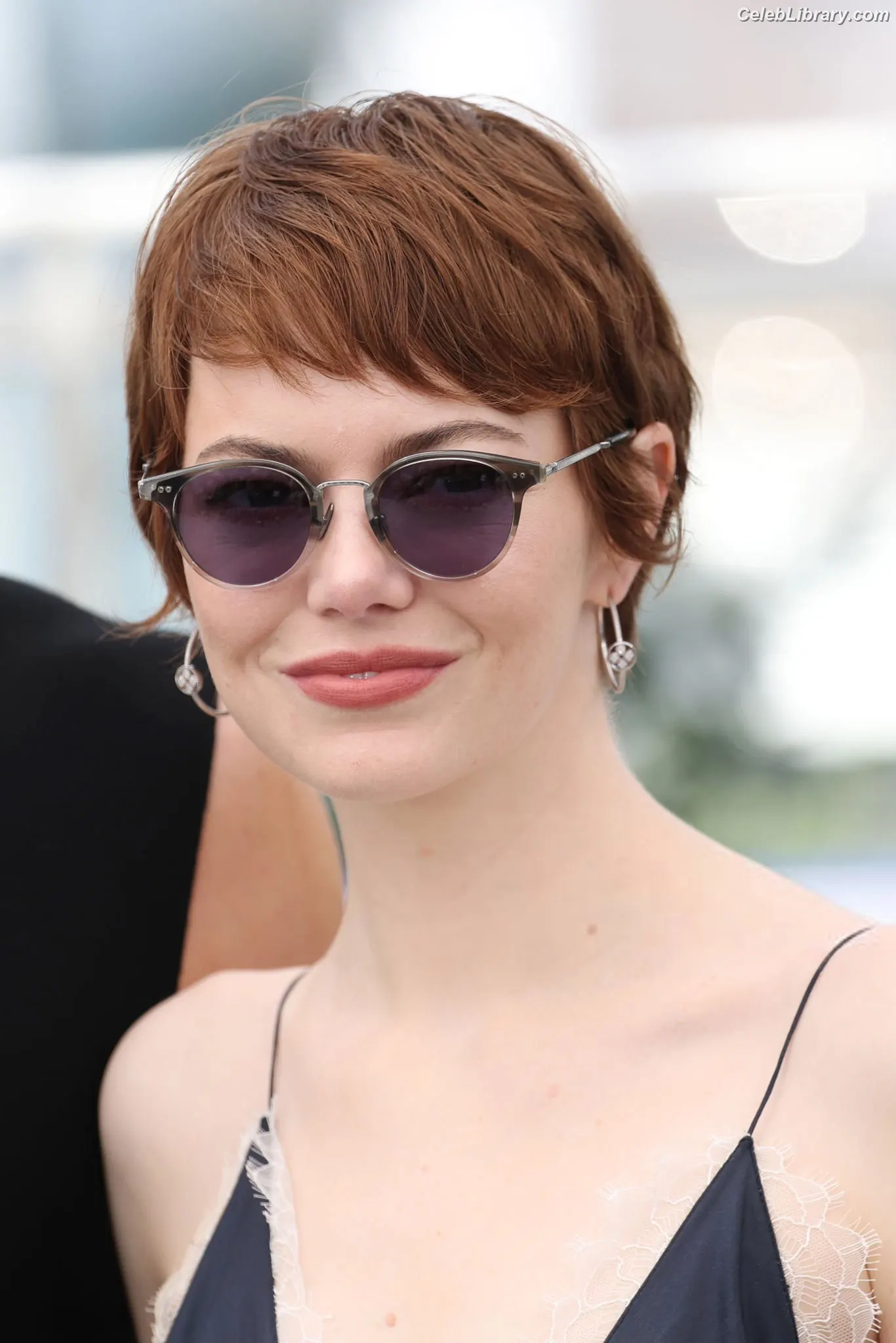 Emma Stone photo 17 of 1455