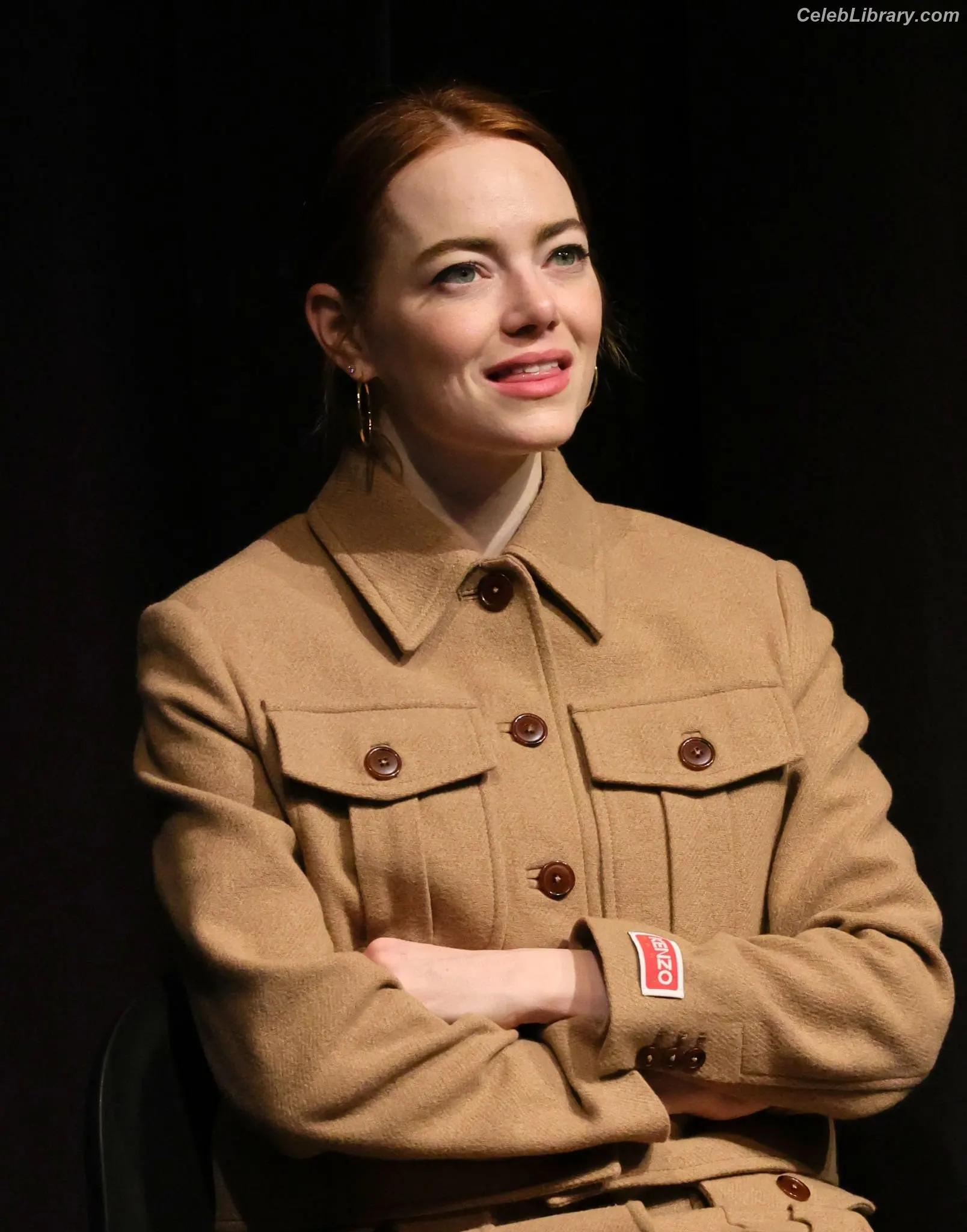 Emma Stone photo 10 of 1455