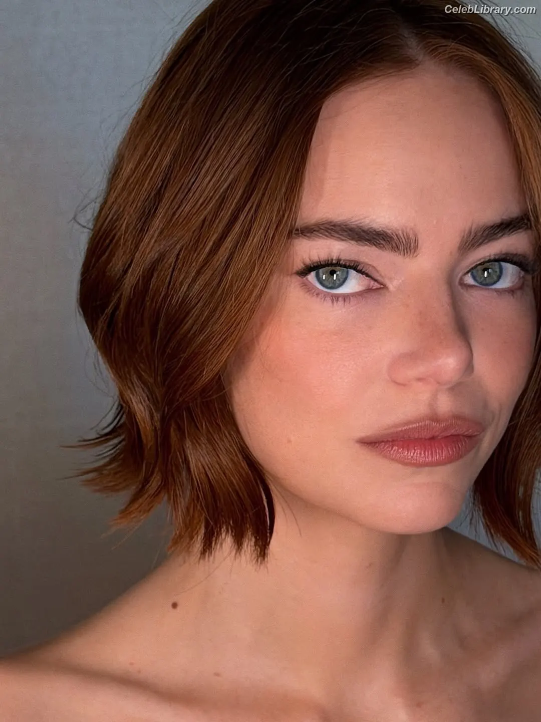 Emma Stone photo 8 of 1455