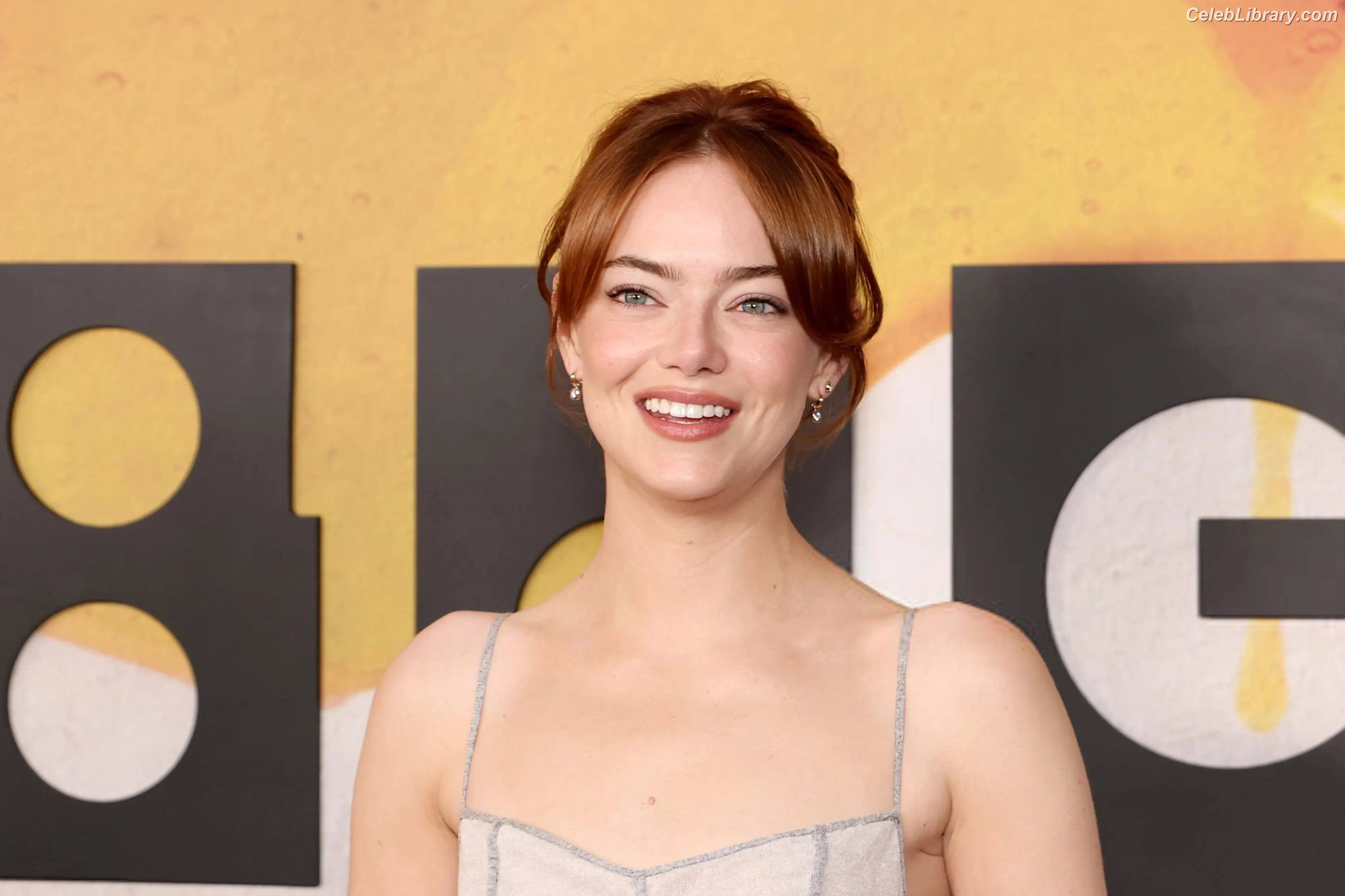 Emma Stone photo 19 of 1455