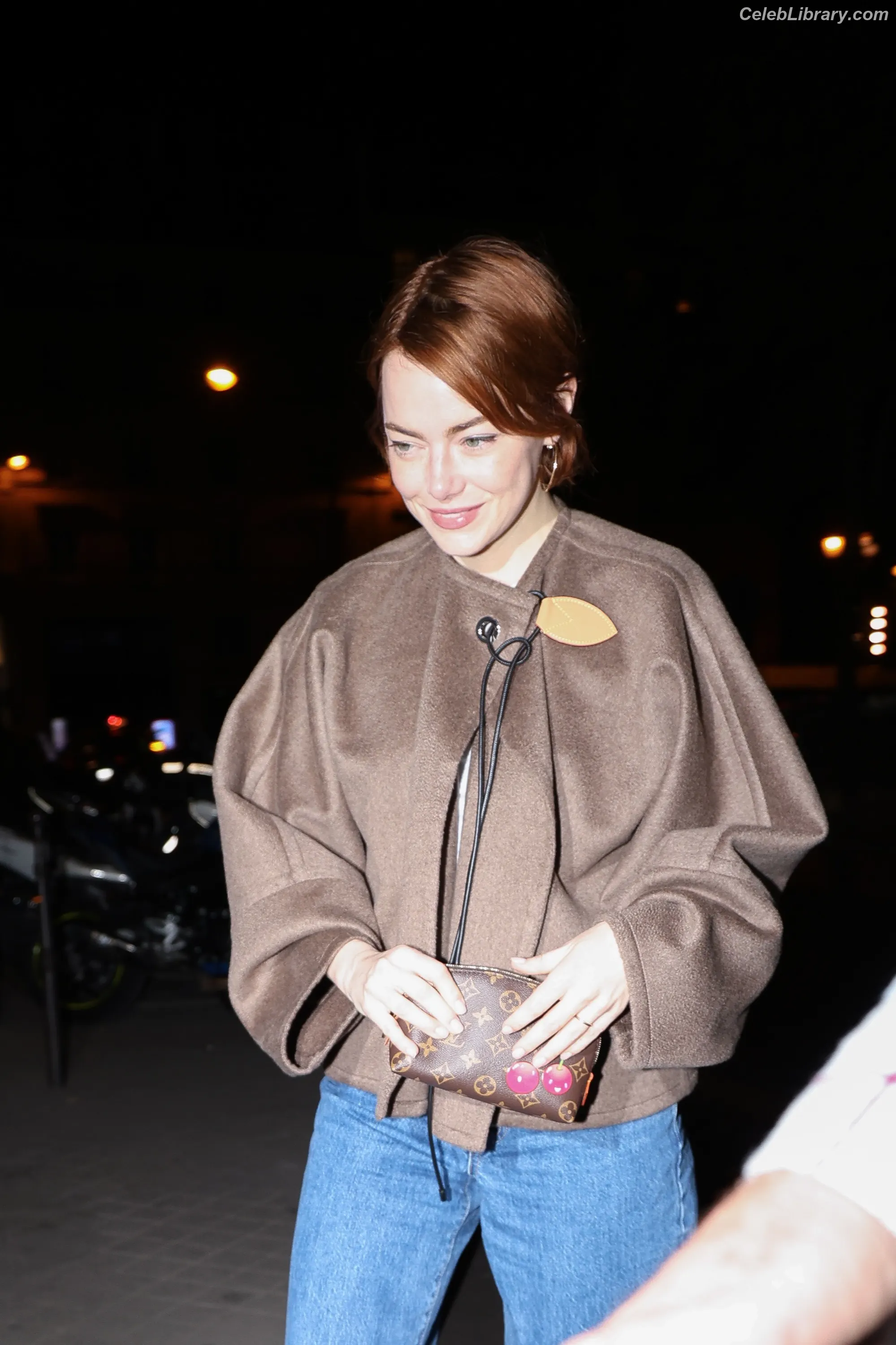 Emma Stone photo 16 of 1455