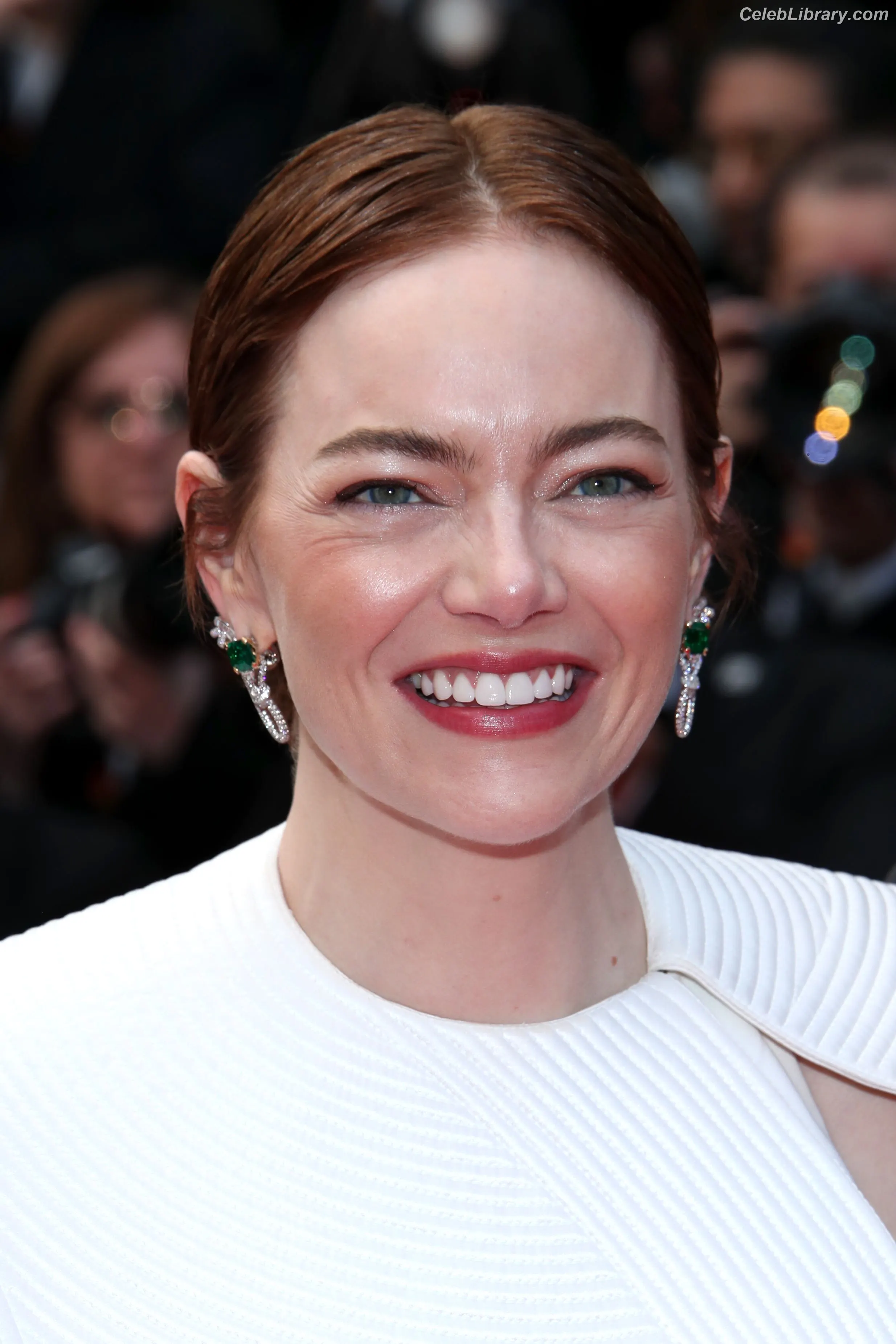 Emma Stone photo 16 of 1455