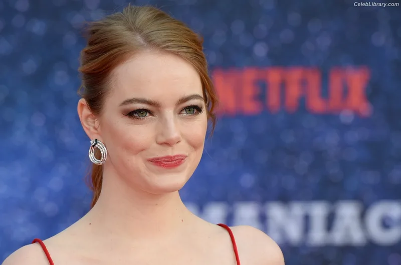 Emma Stone photo 4 of 1455