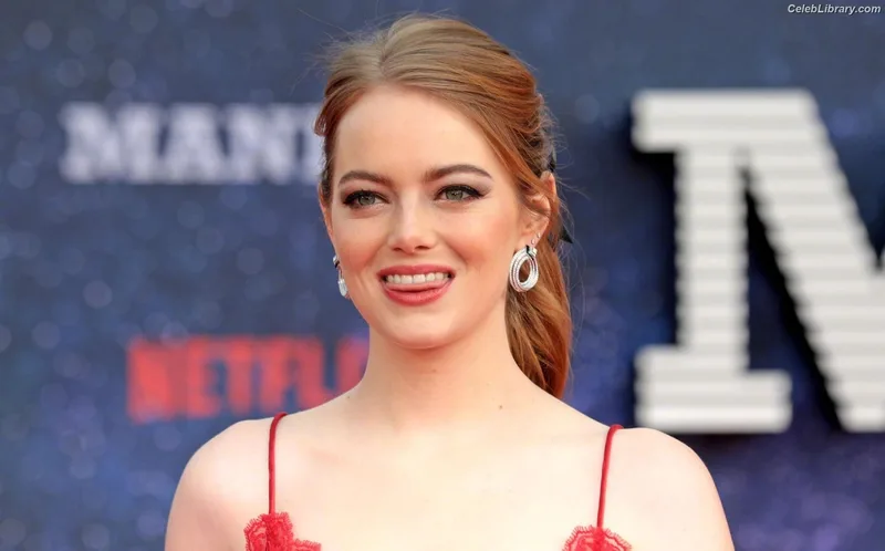 Emma Stone photo 13 of 1455