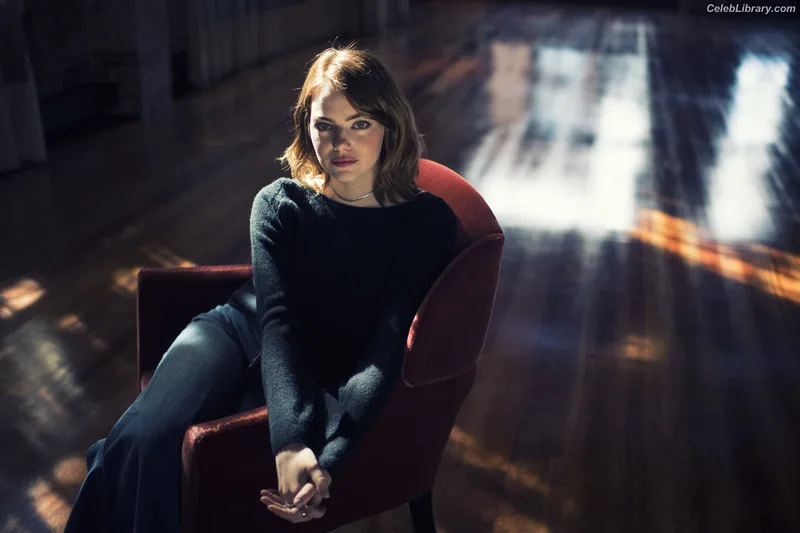 Emma Stone photo 18 of 1455