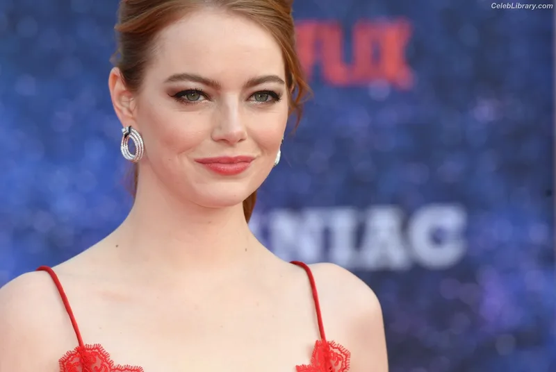 Emma Stone photo 19 of 1455