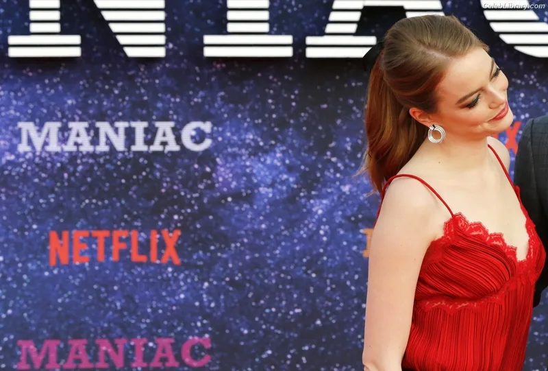 Emma Stone photo 20 of 1455