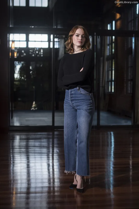 Emma Stone photo 22 of 1455