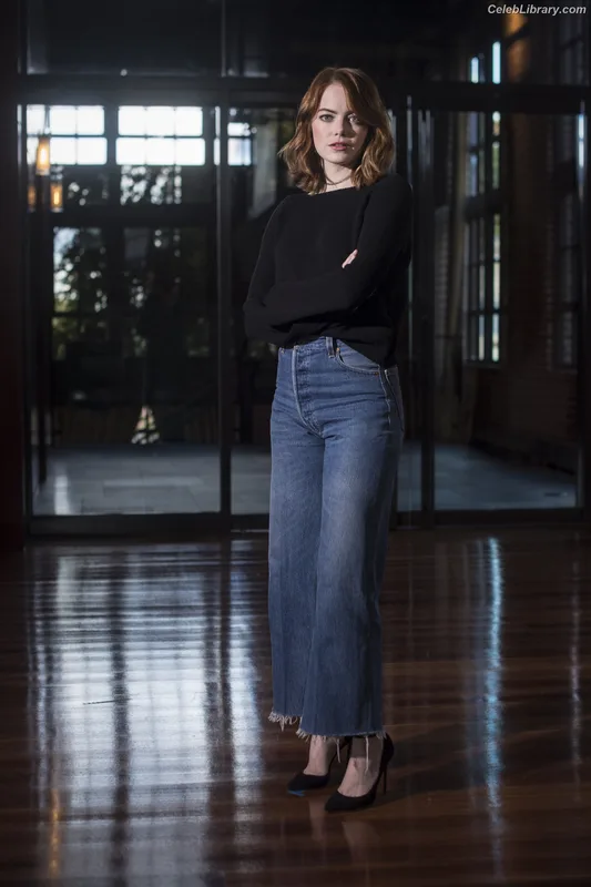 Emma Stone photo 1 of 1455