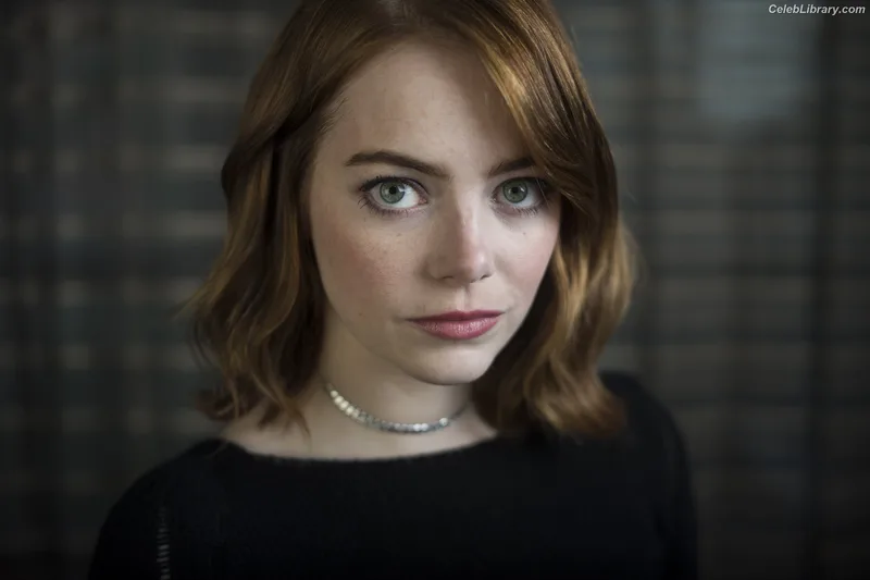 Emma Stone photo 2 of 1455