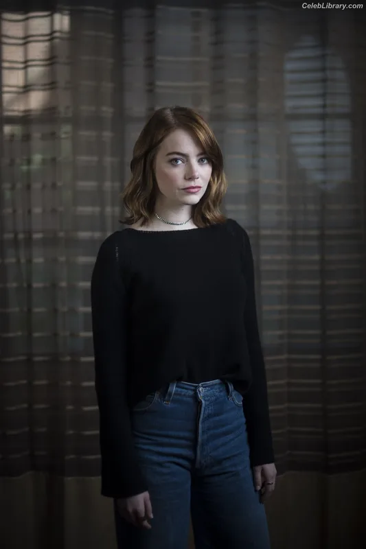 Emma Stone photo 5 of 1455