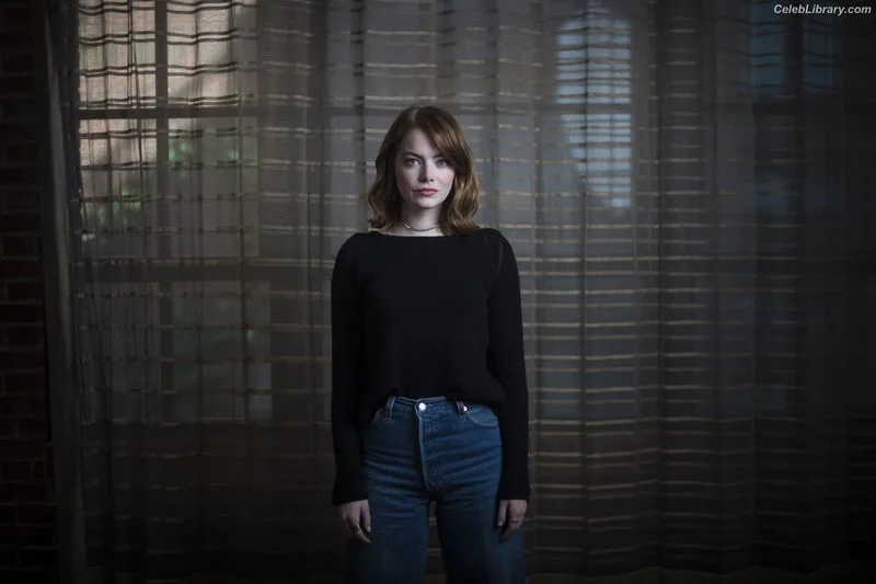 Emma Stone photo 6 of 1455
