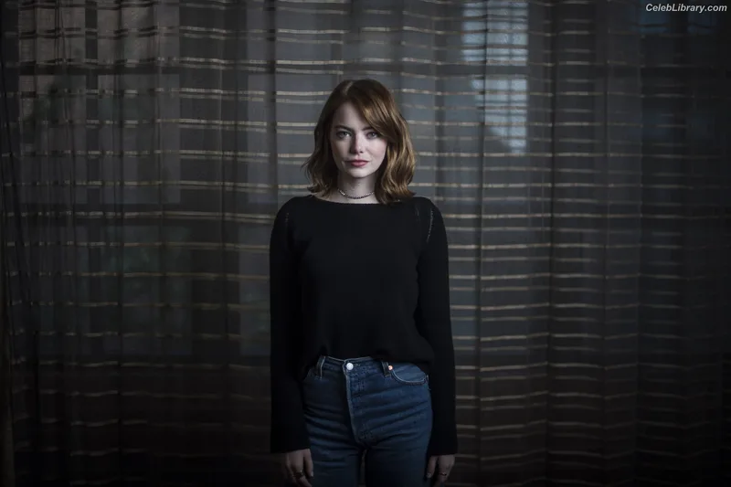 Emma Stone photo 13 of 1455