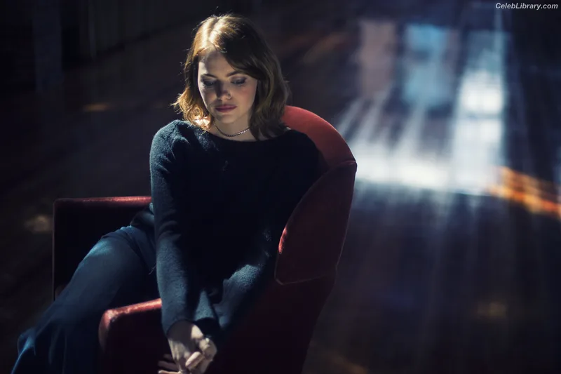 Emma Stone photo 15 of 1455