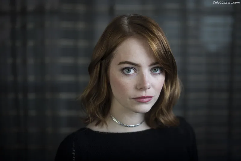 Emma Stone photo 16 of 1455