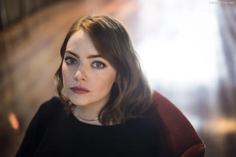 Emma Stone photo 17 of 1455