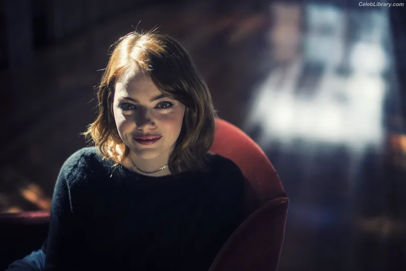 Emma Stone photo 20 of 1455
