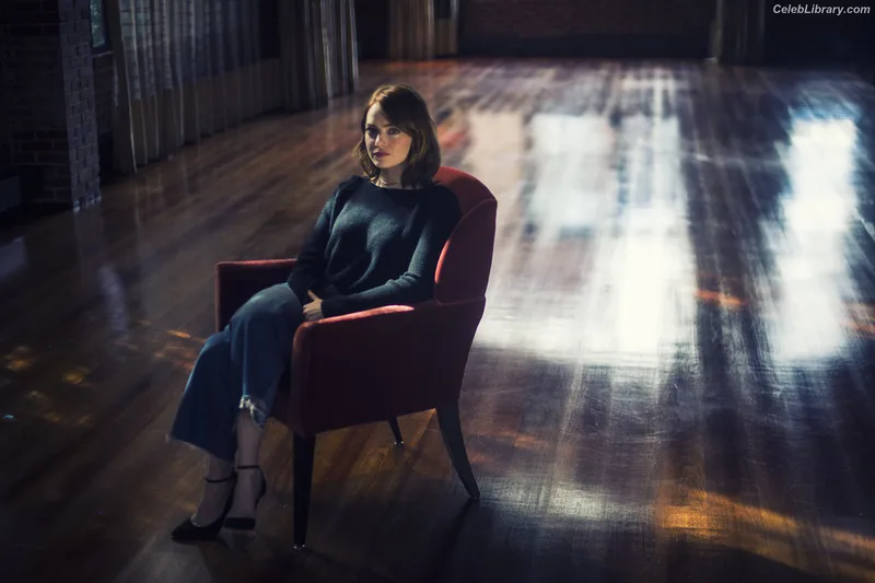 Emma Stone photo 23 of 1455