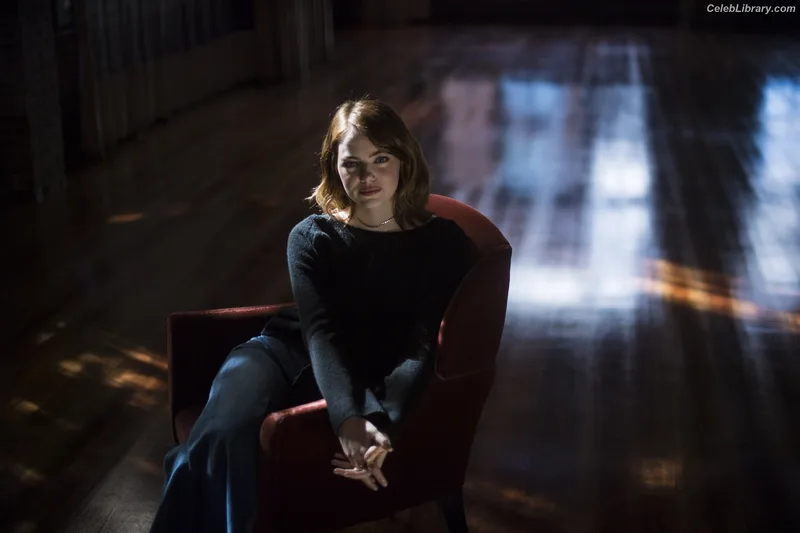 Emma Stone photo 24 of 1455