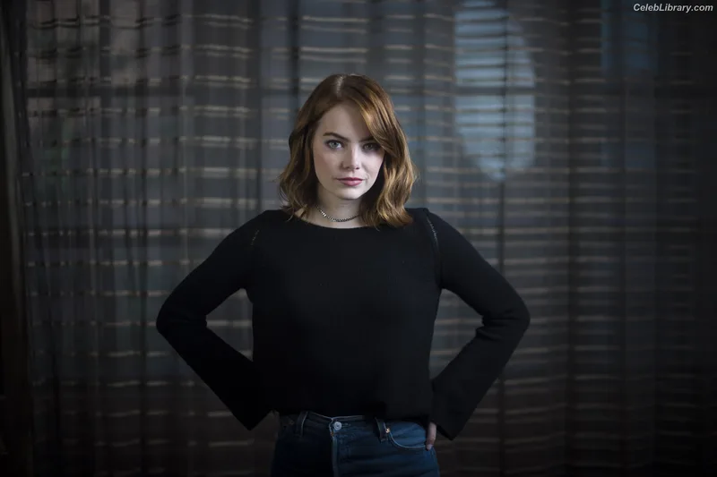 Emma Stone photo 5 of 1455