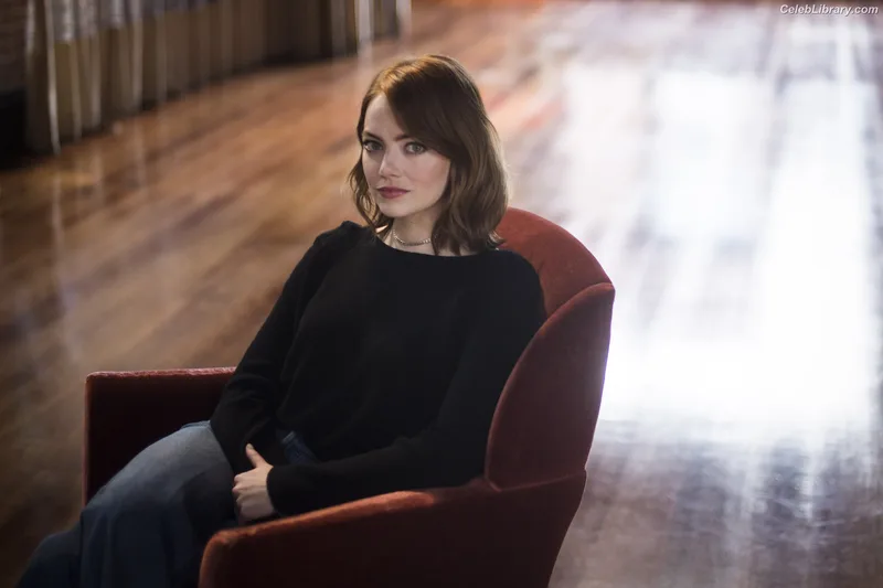 Emma Stone photo 6 of 1455