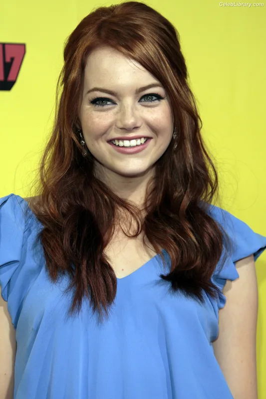 Emma Stone photo 14 of 1455