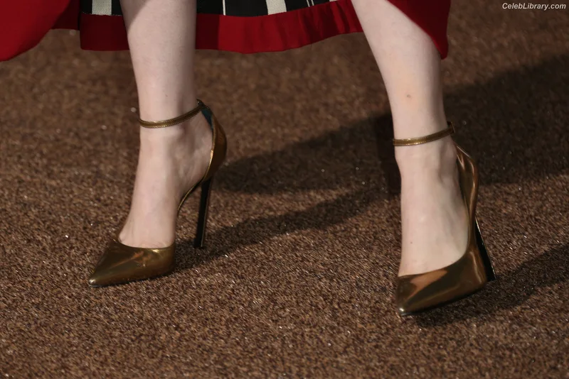 Emma Stone photo 5 of 1455