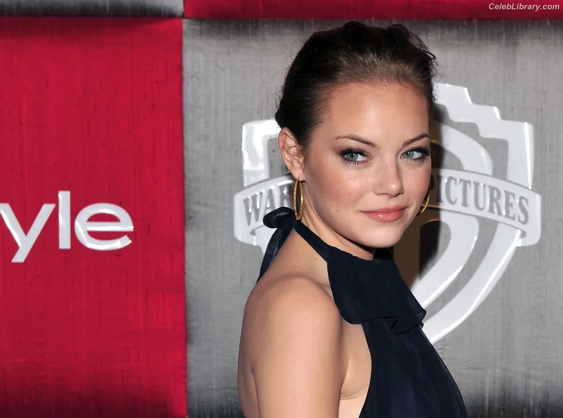 Emma Stone photo 3 of 1455